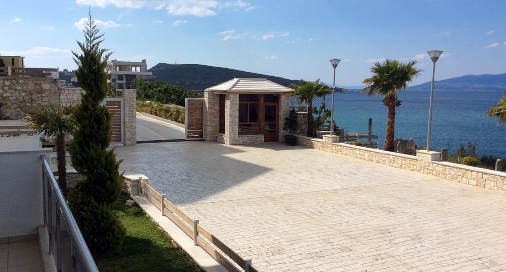 White Residence Apartament Sarandë Exteriör bild
