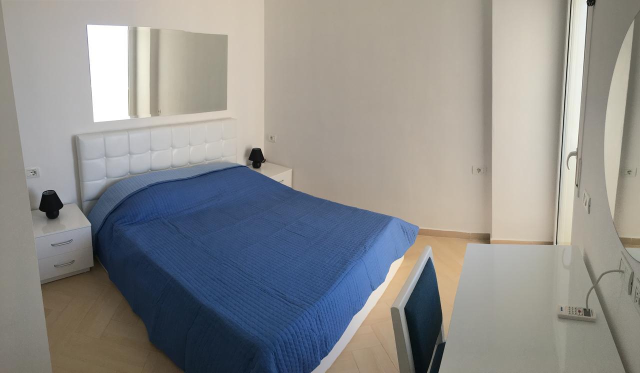 White Residence Apartament Sarandë Exteriör bild
