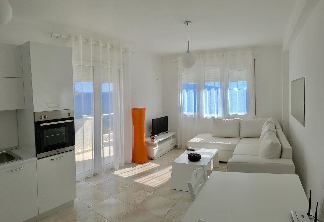 White Residence Apartament Sarandë Exteriör bild